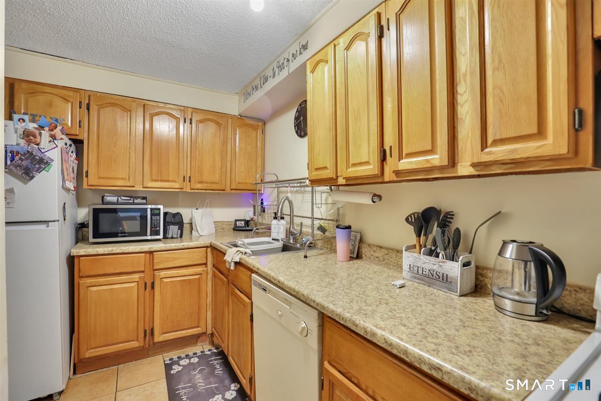 25 Cliffside Drive Manchester CT 06042