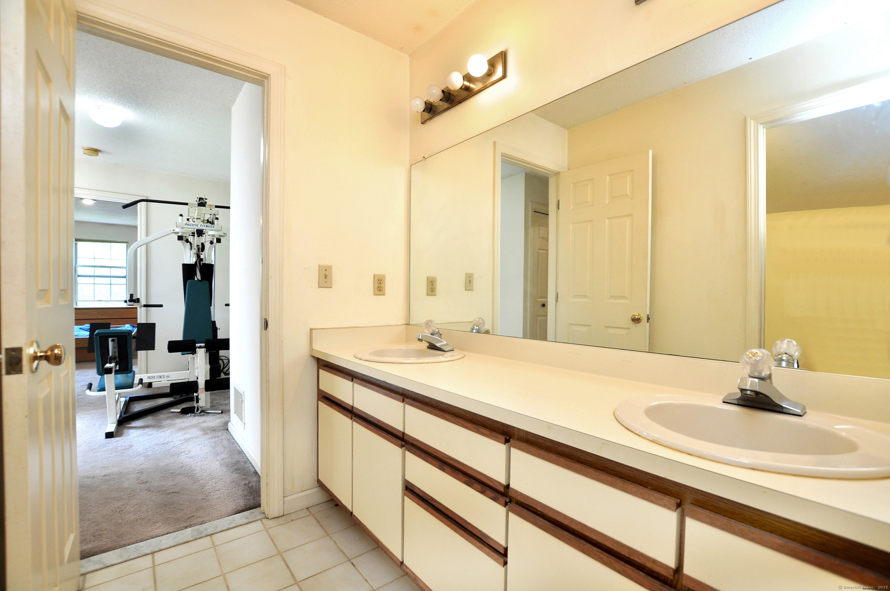 16 Whytewood Lane Granby CT 06035