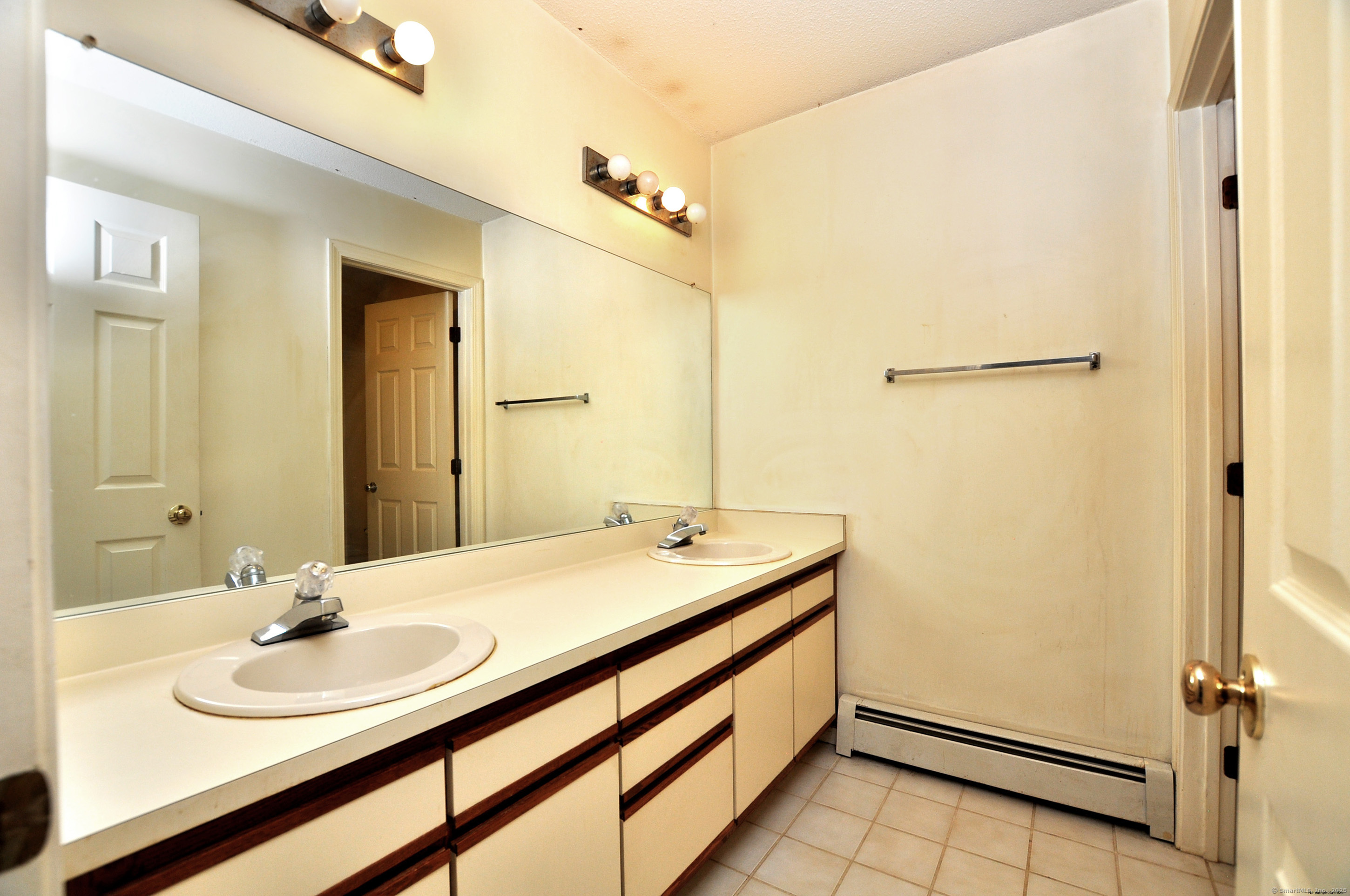 16 Whytewood Lane Granby CT 06035