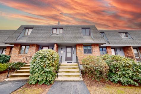 32 Upper Pattagansett Road East Lyme CT 06333