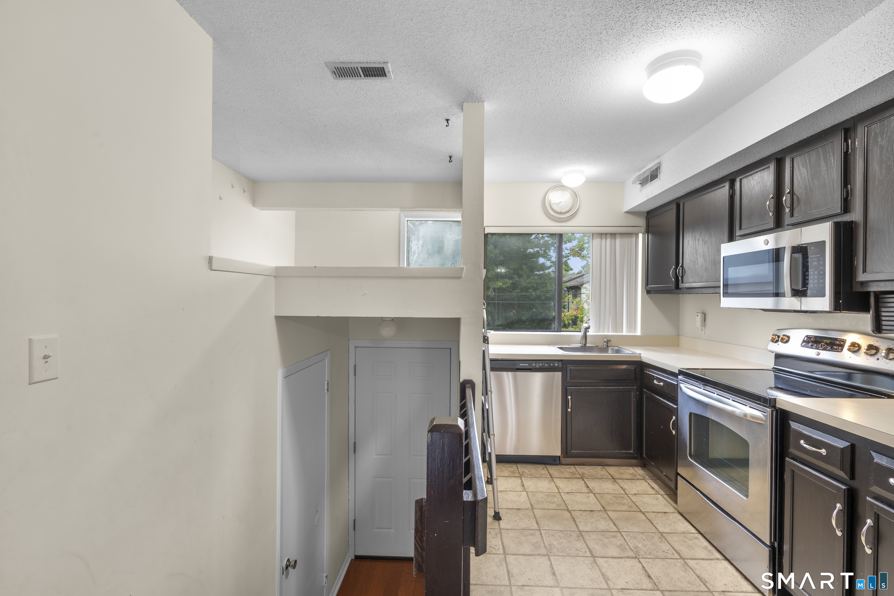 40 Crest Street West Haven CT 06516