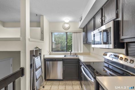 40 Crest Street West Haven CT 06516