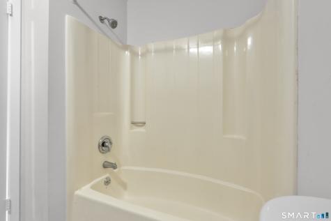 40 Crest Street West Haven CT 06516