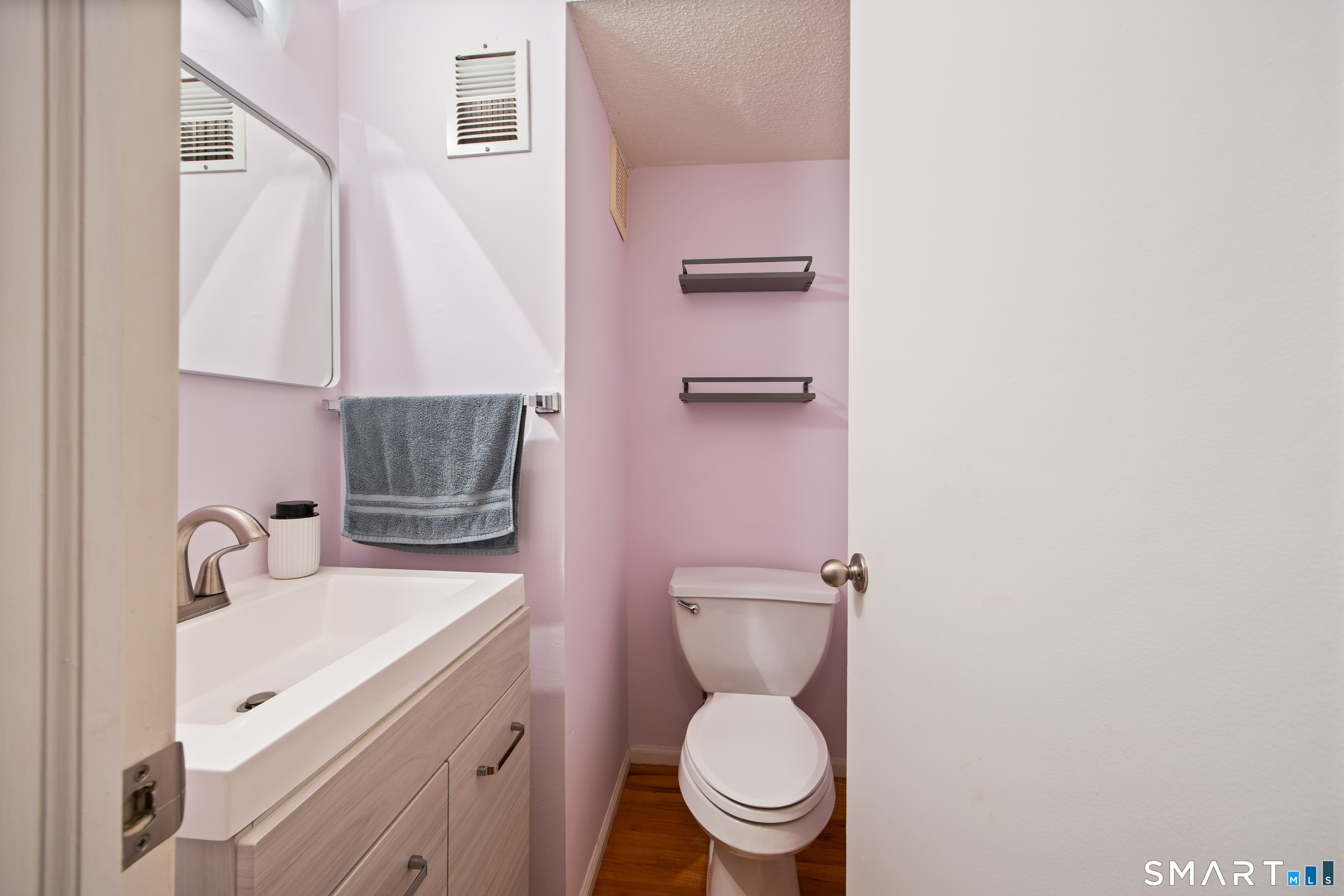10 Ives Hill Court Cheshire CT 06410