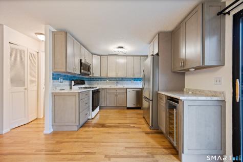 10 Ives Hill Court Cheshire CT 06410