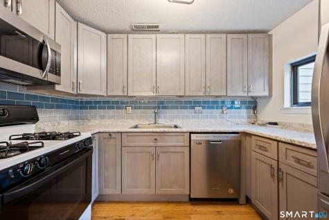 10 Ives Hill Court Cheshire CT 06410