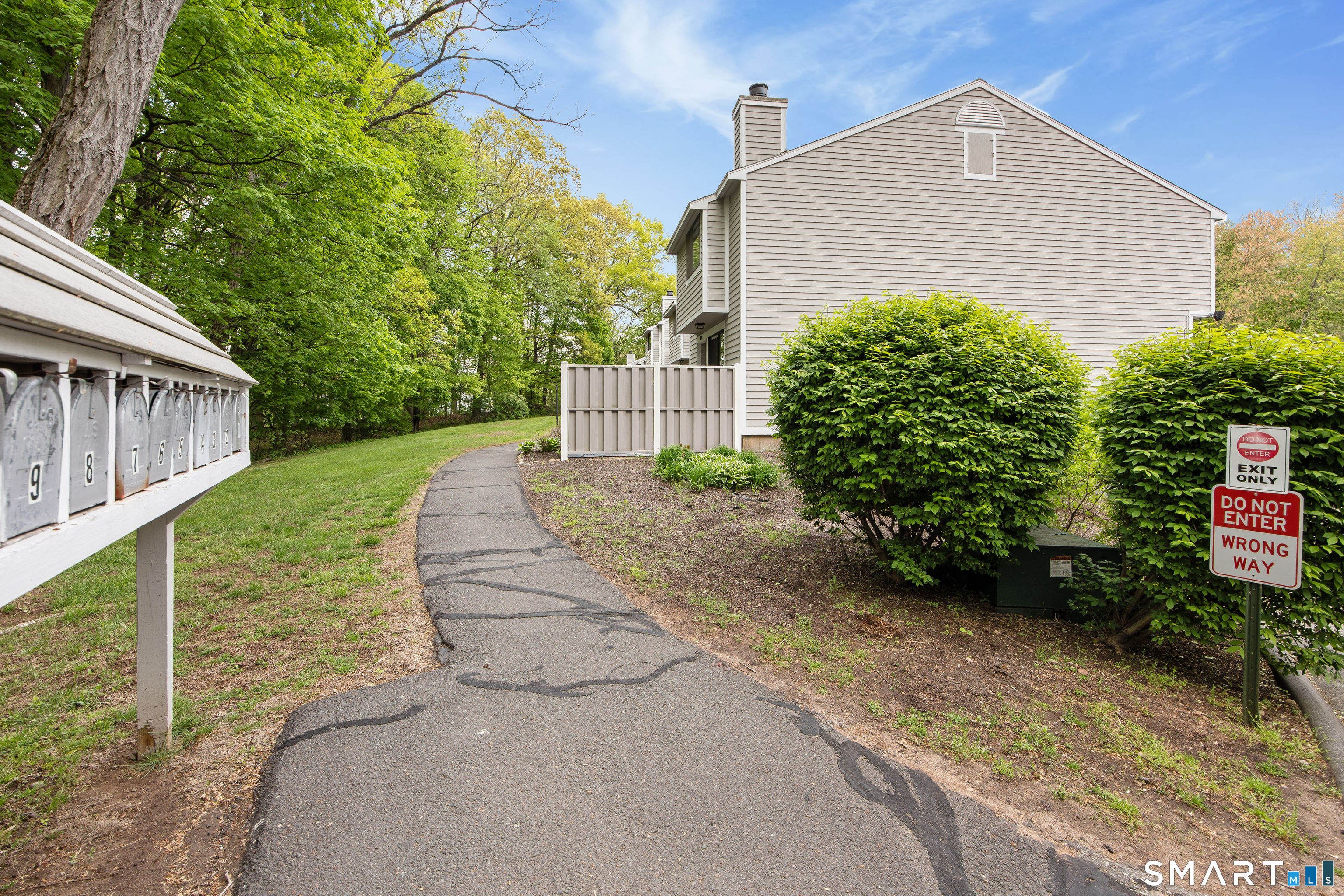 10 Ives Hill Court Cheshire CT 06410