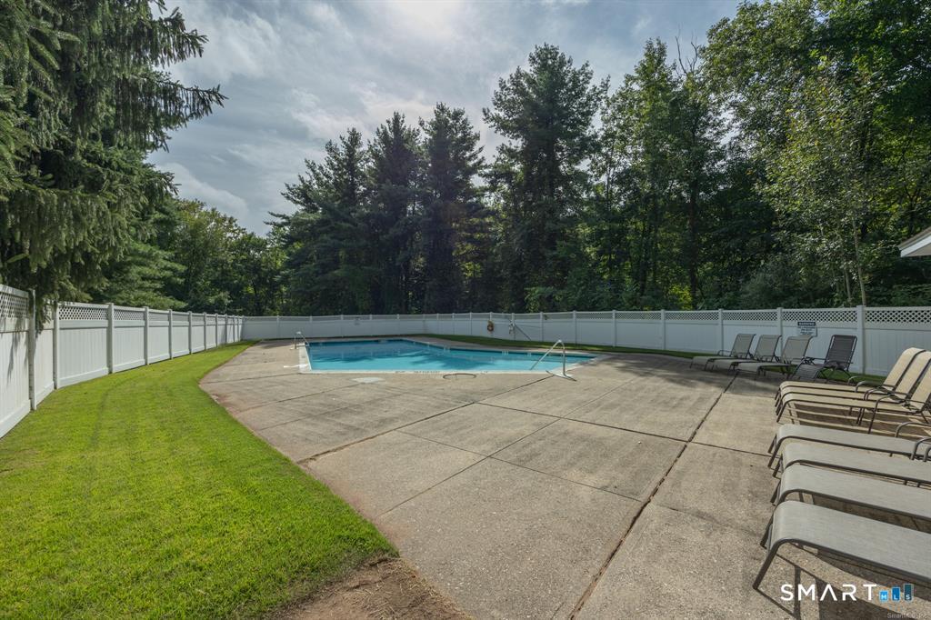 10 Ives Hill Court Cheshire CT 06410