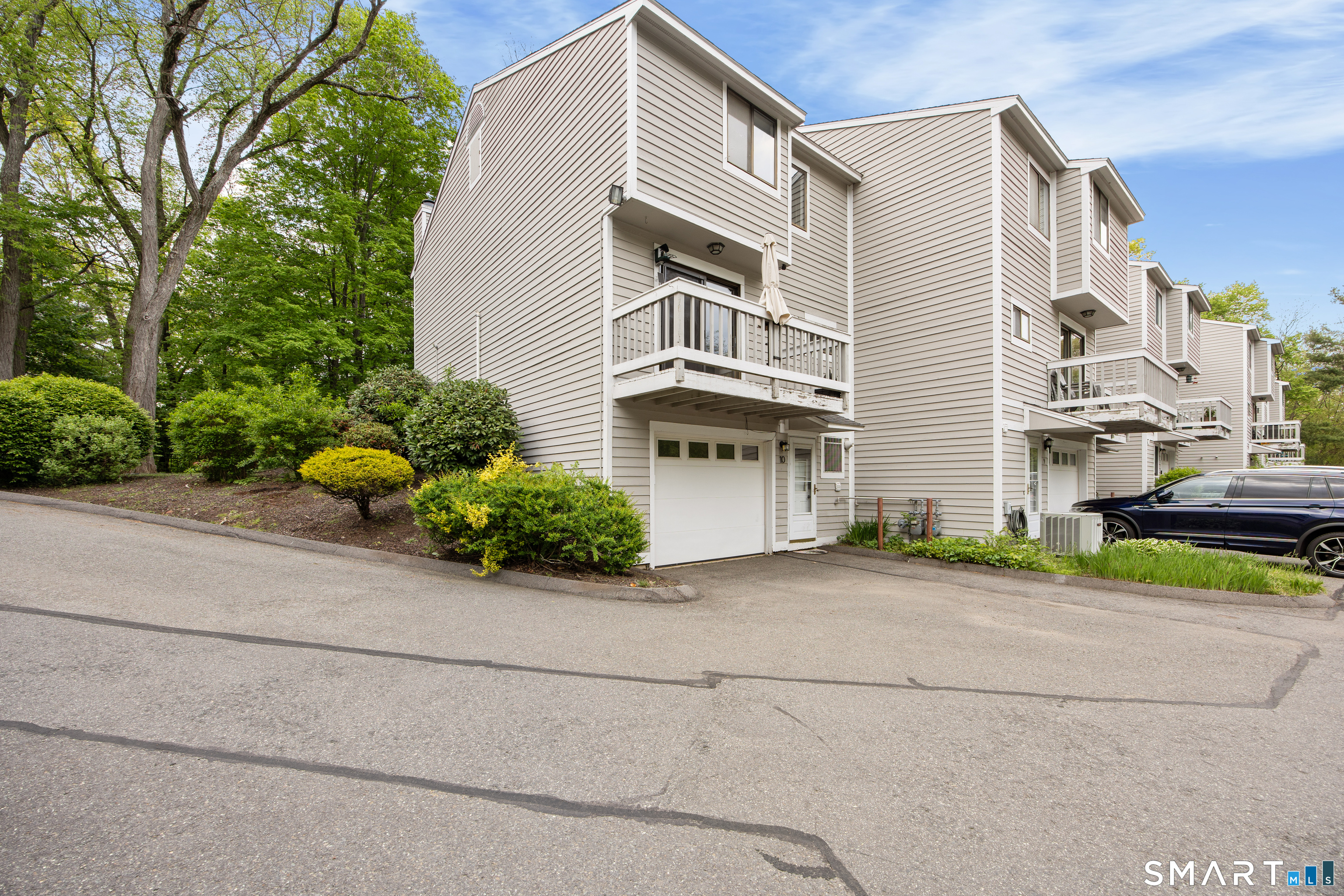 10 Ives Hill Court Cheshire CT 06410