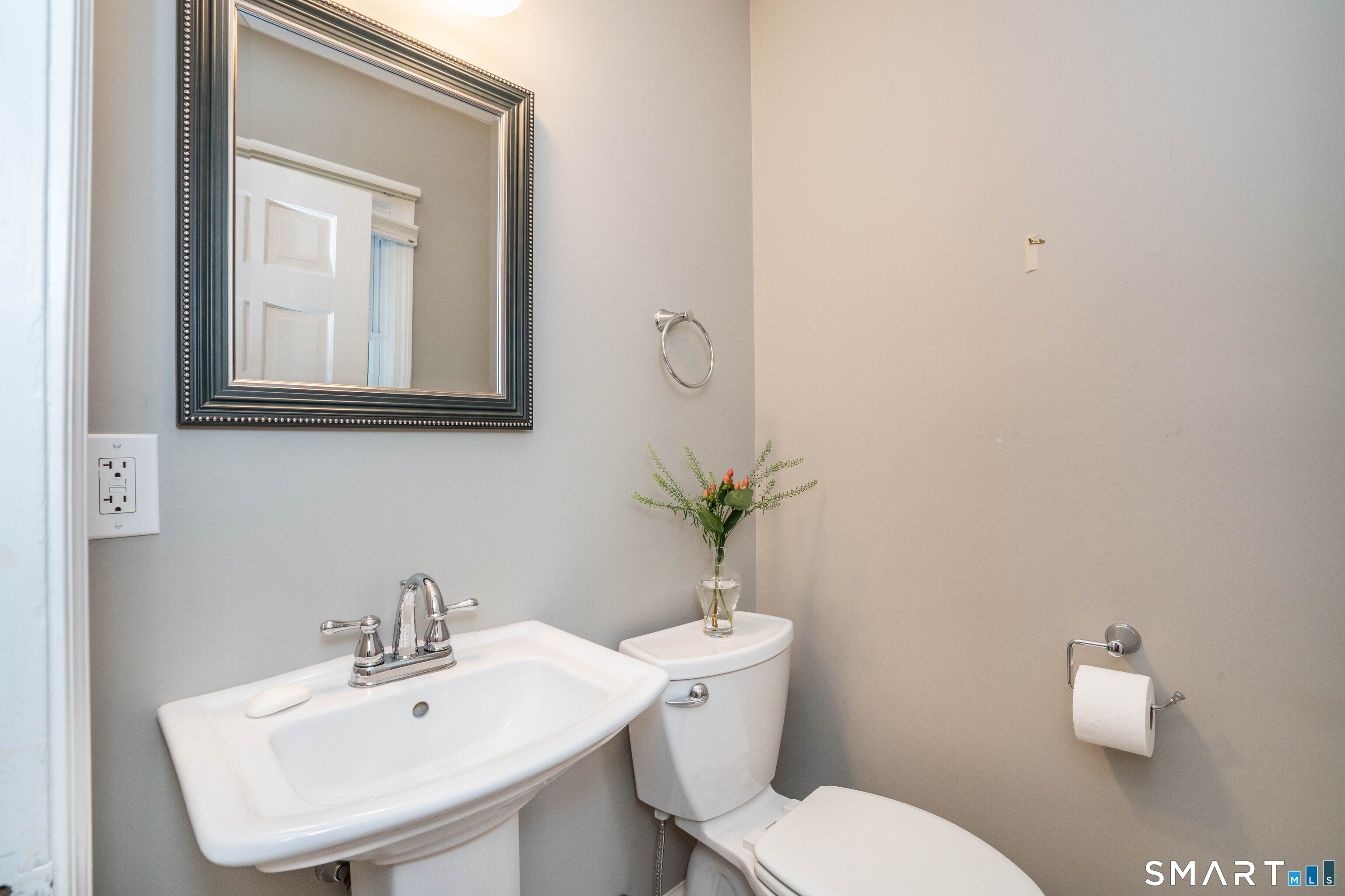 1040 Farmington Avenue West Hartford CT 06107