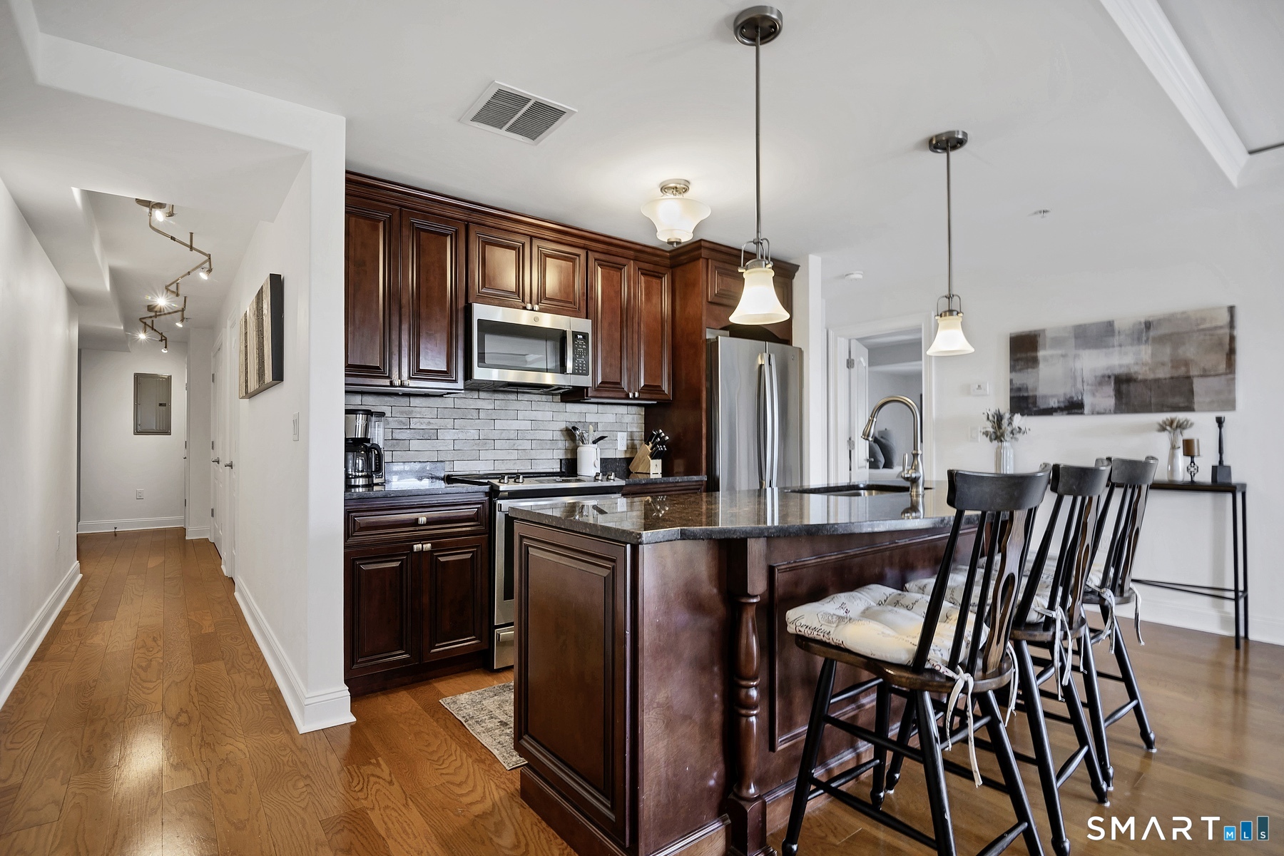 461 Bank Street New London CT 06320