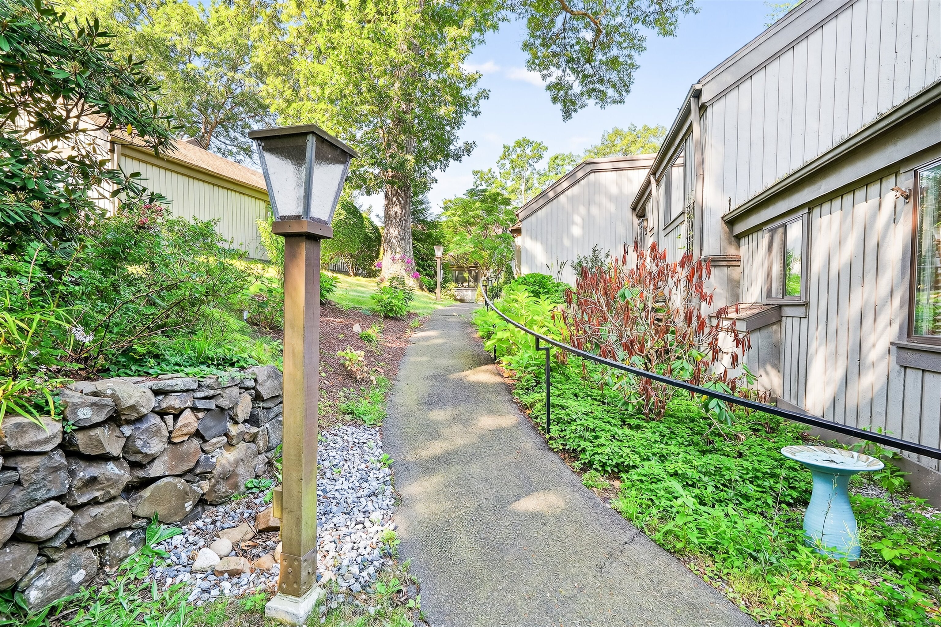 401 Heritage Village Southbury CT 06488