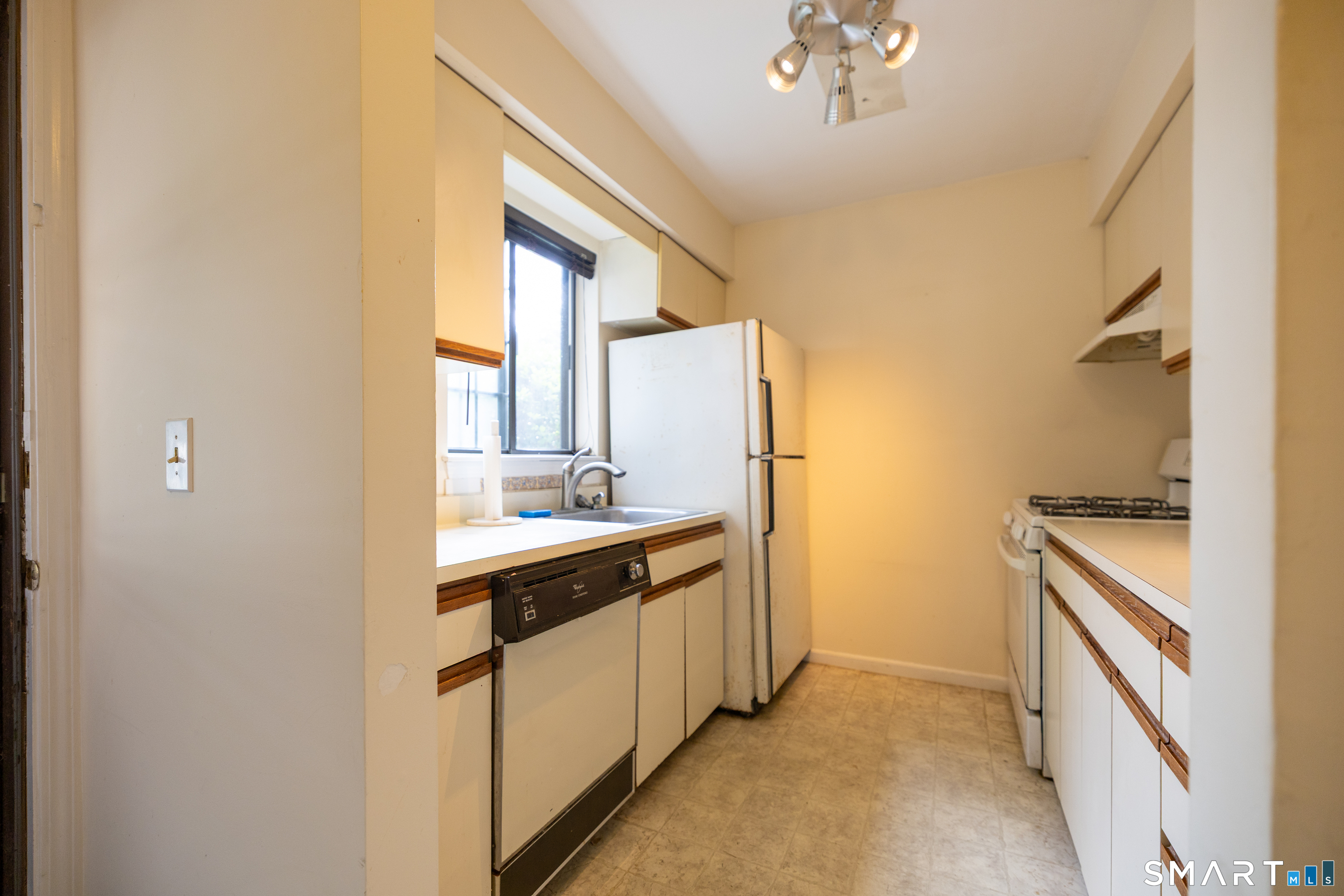 27 Andover Court Brookfield CT 06804