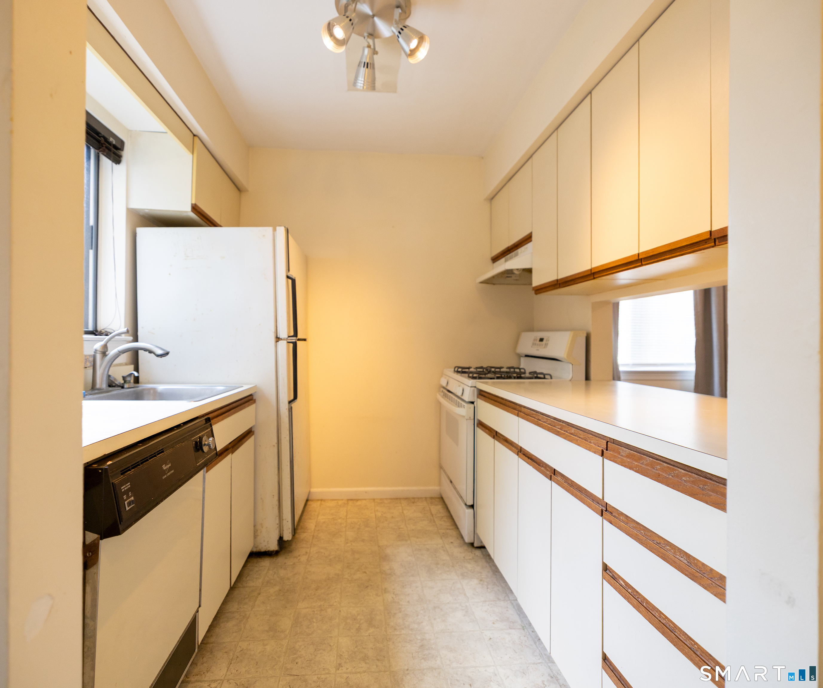 27 Andover Court Brookfield CT 06804