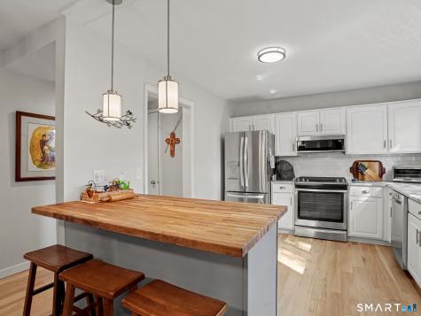 85 Viscount Drive Milford CT 06460