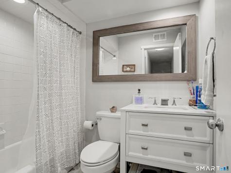85 Viscount Drive Milford CT 06460