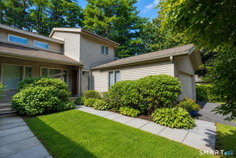 6 Acorn Glen Avon CT 06001