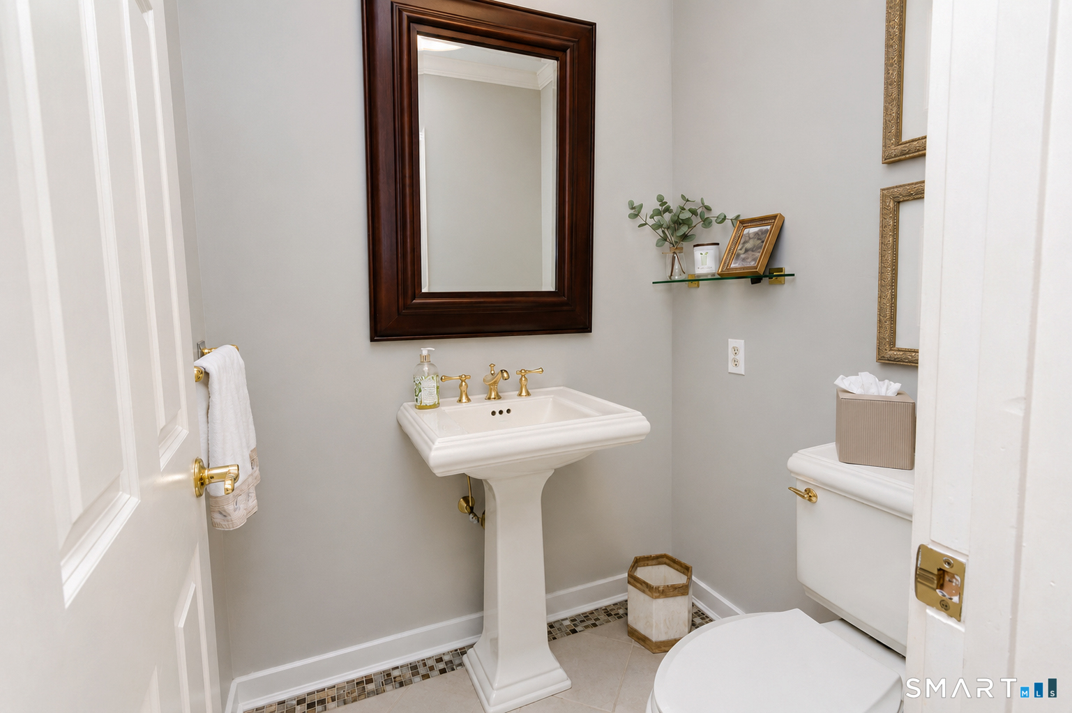 6 Acorn Glen Avon CT 06001
