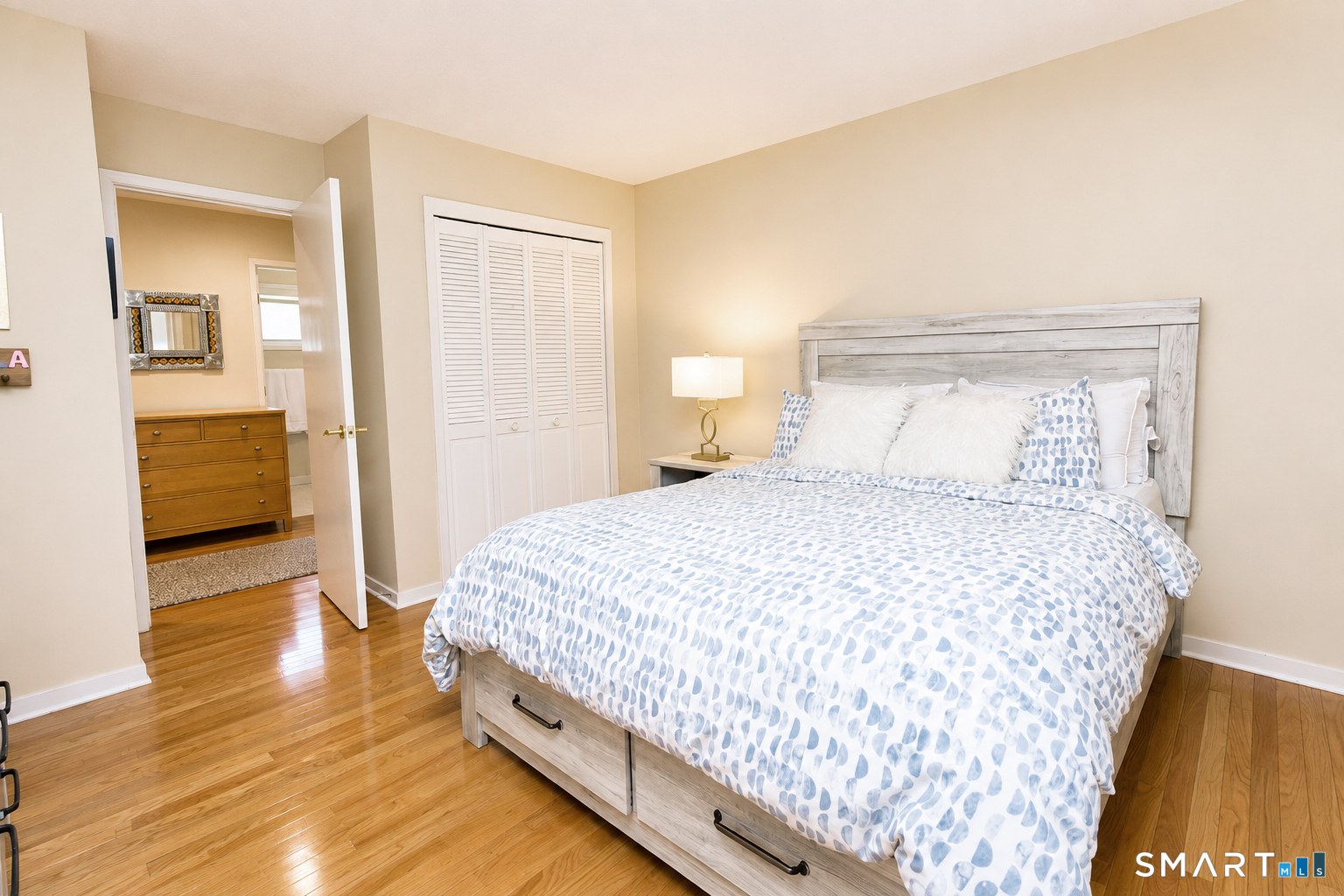 6 Acorn Glen Avon CT 06001