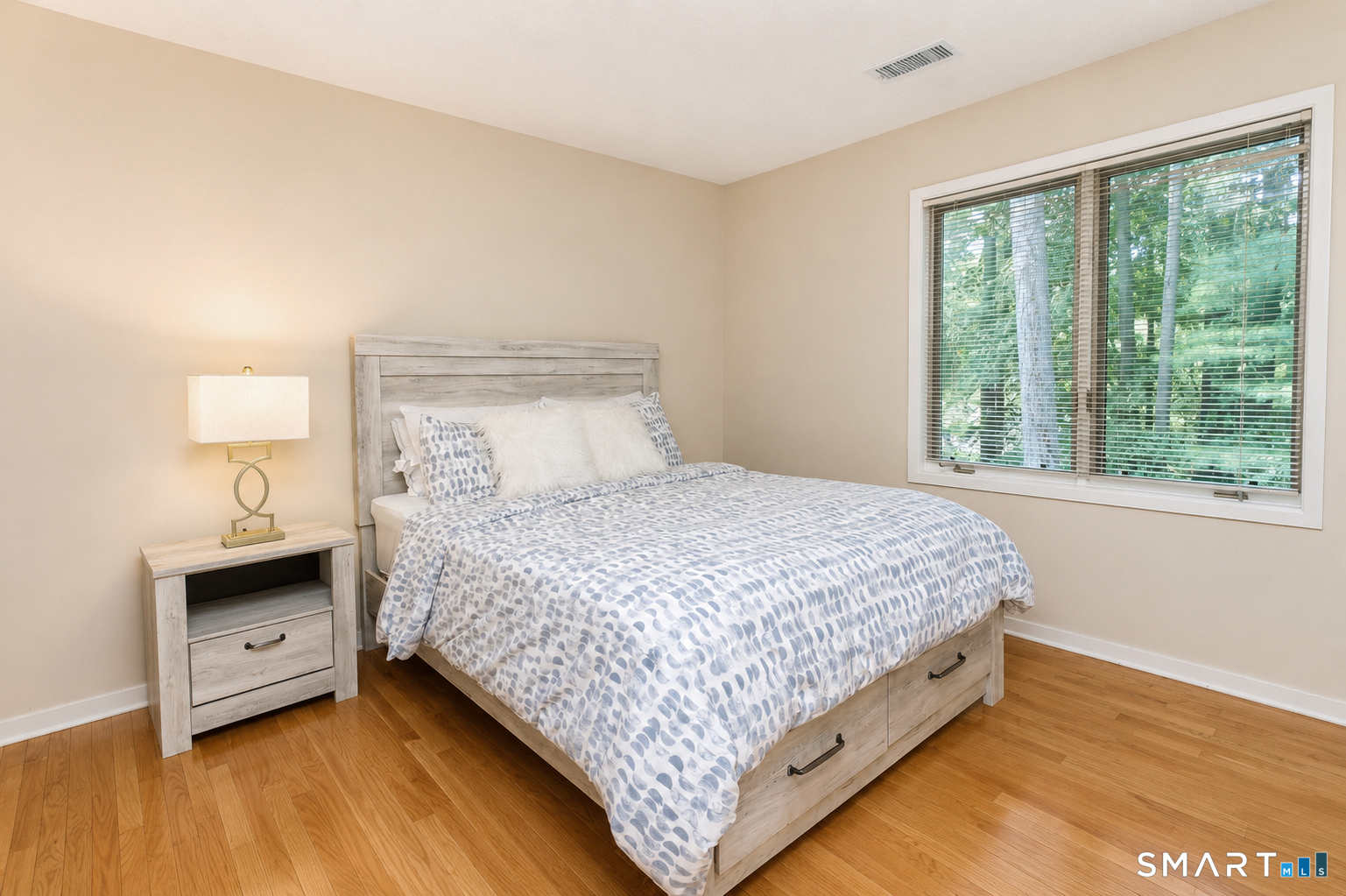 6 Acorn Glen Avon CT 06001