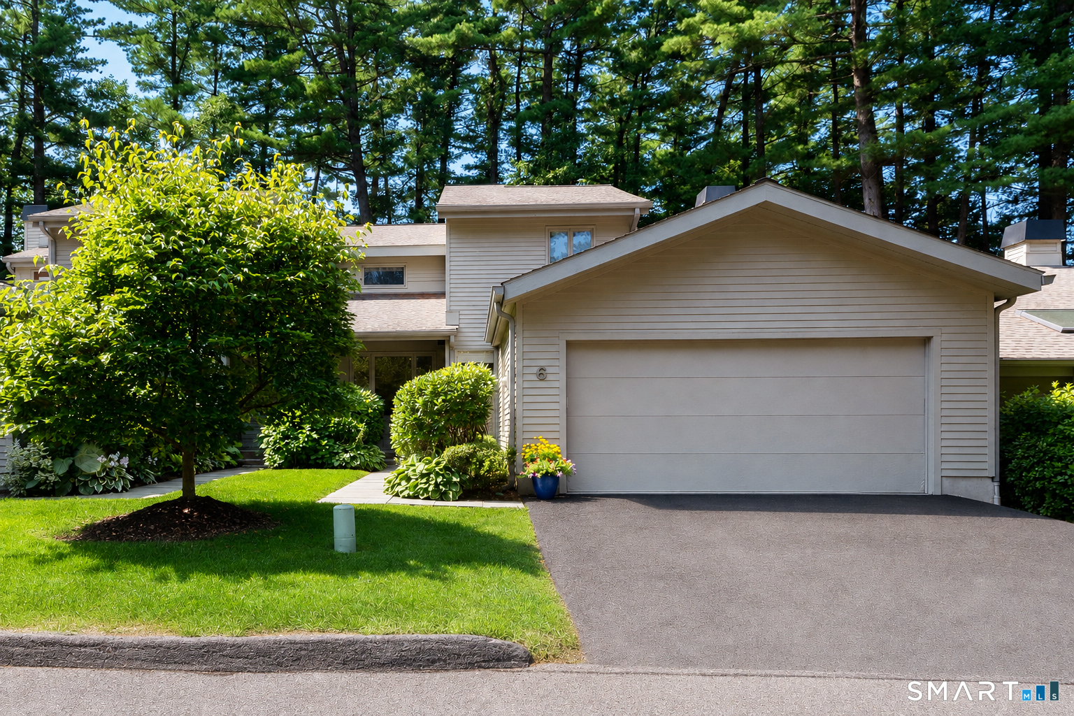 6 Acorn Glen Avon CT 06001