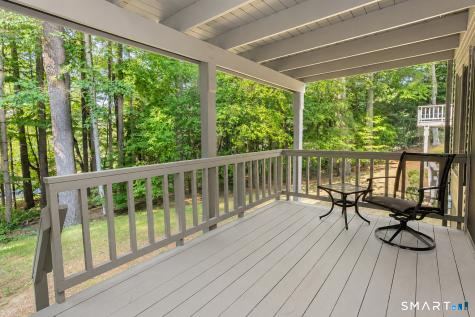 6 Acorn Glen Avon CT 06001