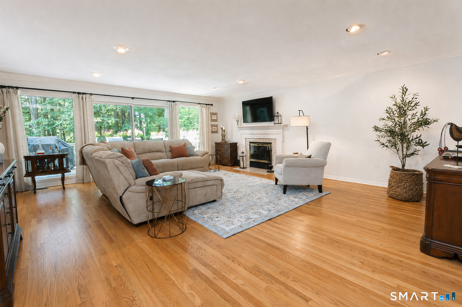 6 Acorn Glen Avon CT 06001