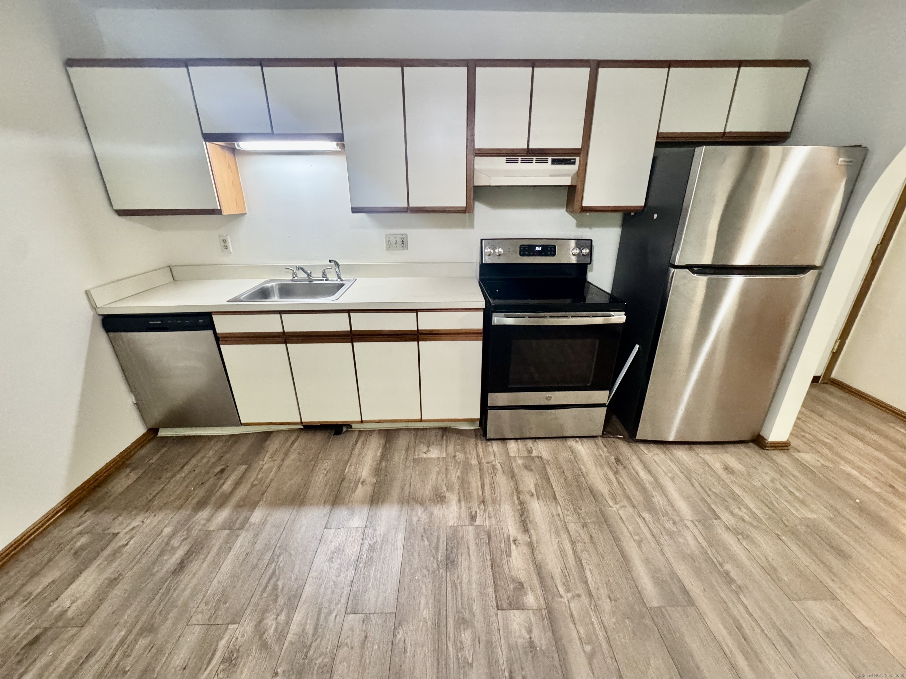 24 West Road Ellington CT 06029