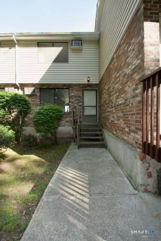 839 Blackstone Village Meriden CT 06450