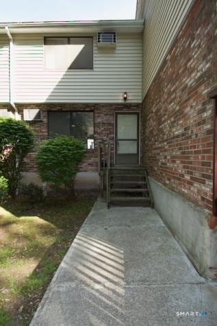 839 Blackstone Village Meriden CT 06450