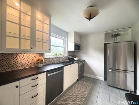 502 Oak Avenue Cheshire CT 06410