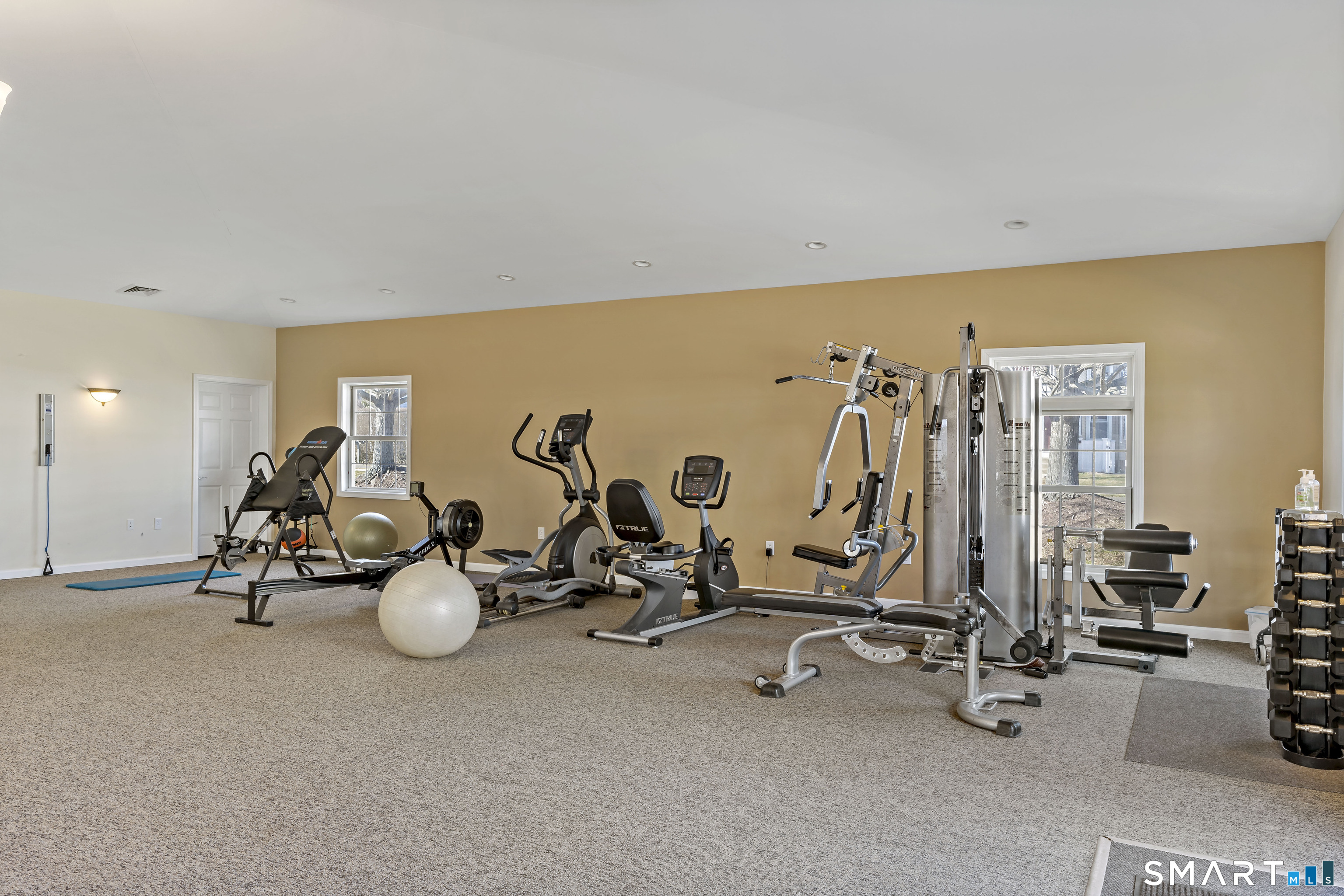 60 Maple Street Branford CT 06405