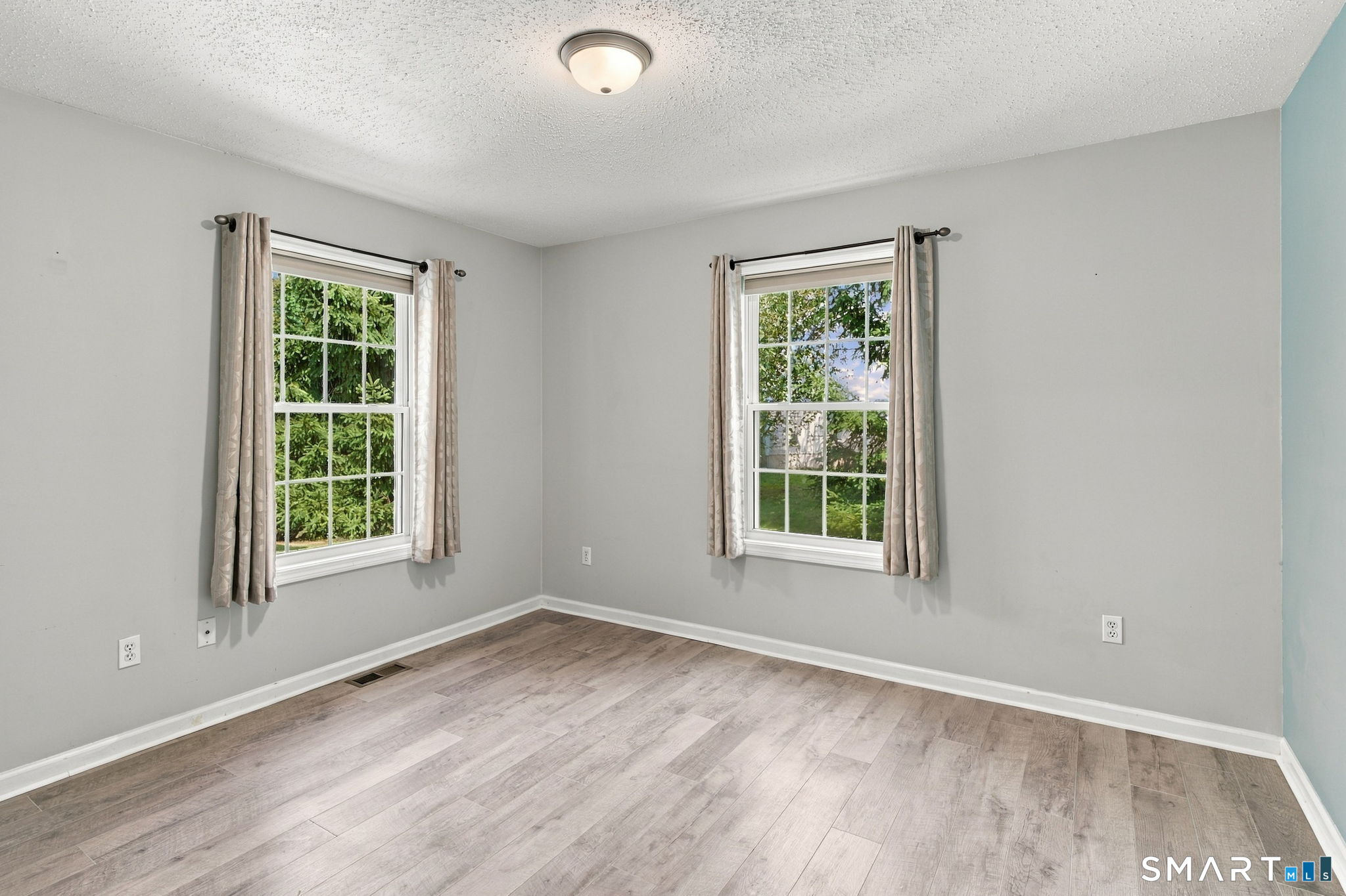 17 Vincent Court East Hartford CT 06108
