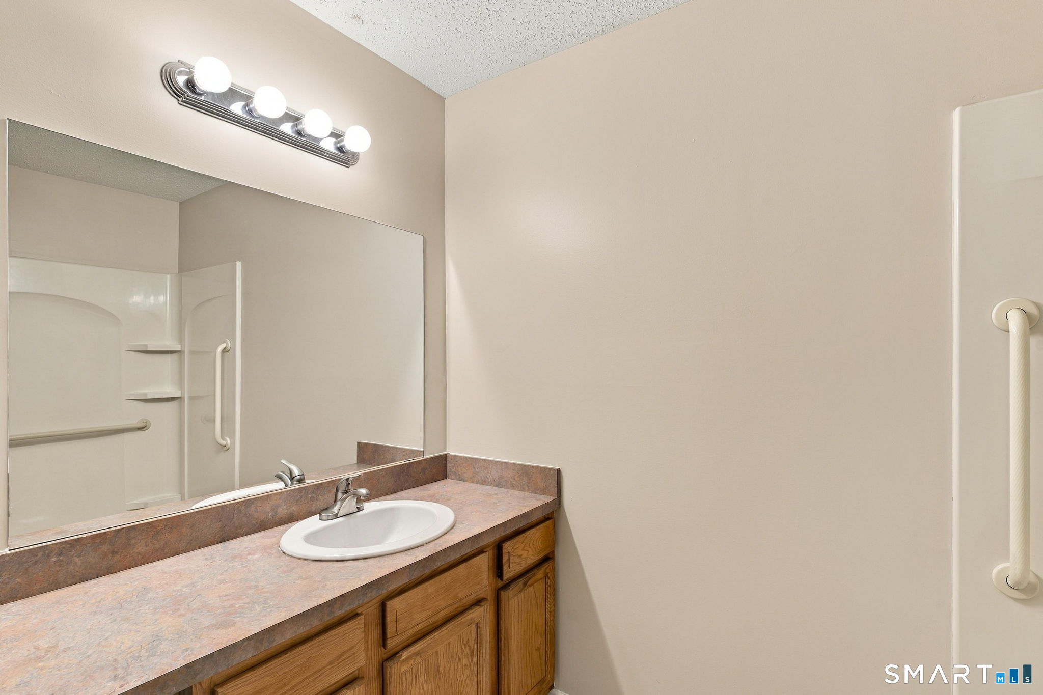 17 Vincent Court East Hartford CT 06108