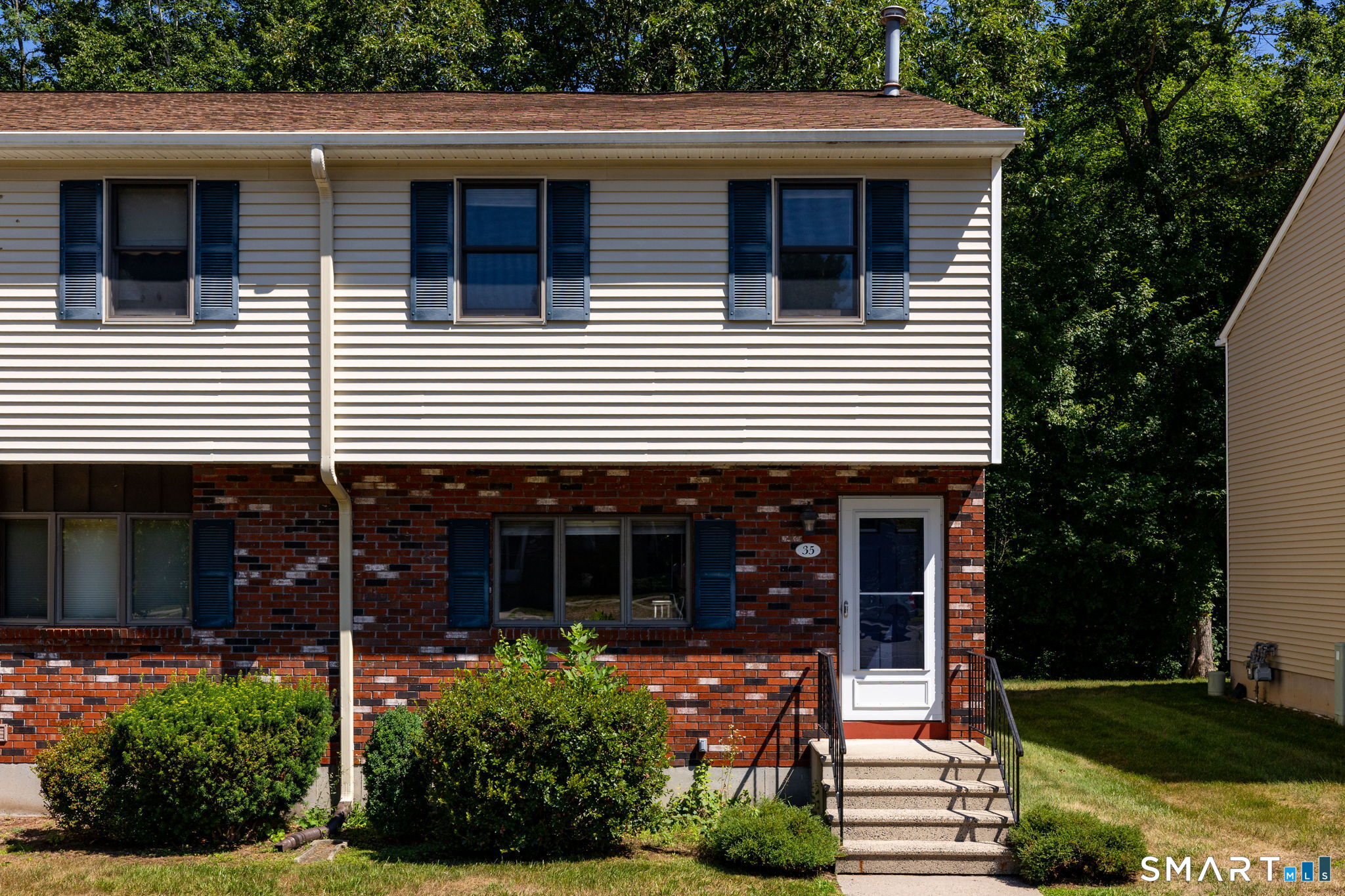 35 Brookside Village Enfield CT 06082