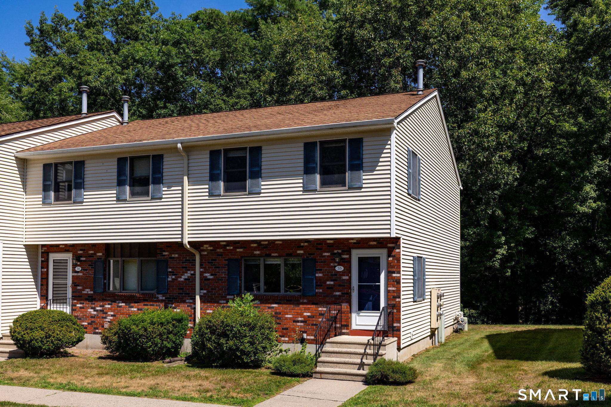 35 Brookside Village Enfield CT 06082