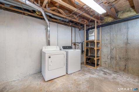 35 Brookside Village Enfield CT 06082