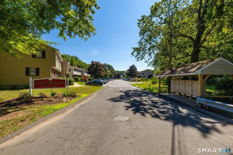 35 Brookside Village Enfield CT 06082
