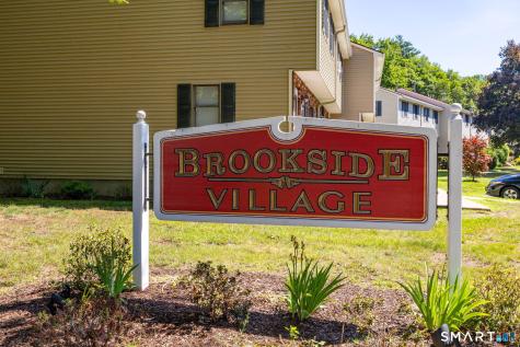 35 Brookside Village Enfield CT 06082
