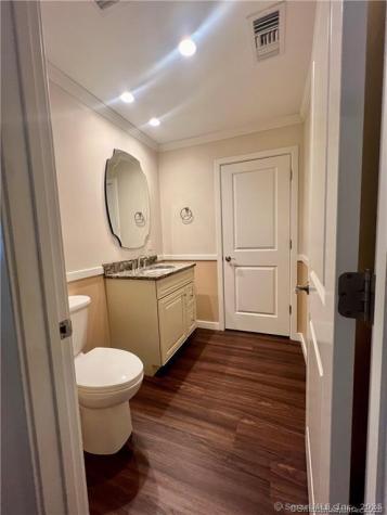 127 Harbour Close New Haven CT 06519