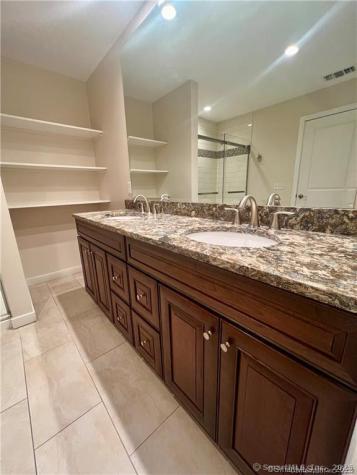 127 Harbour Close New Haven CT 06519