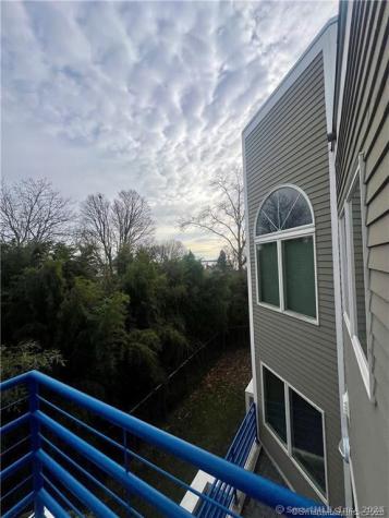 127 Harbour Close New Haven CT 06519