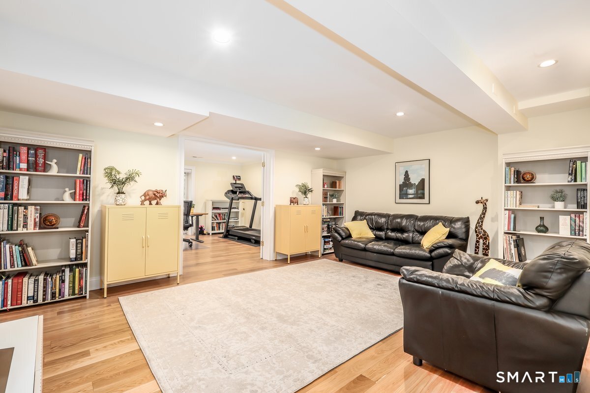 123 Richmond Hill Road New Canaan CT 06840
