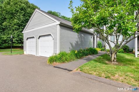 11 River Mead Avon CT 06001