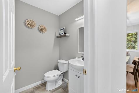 11 River Mead Avon CT 06001