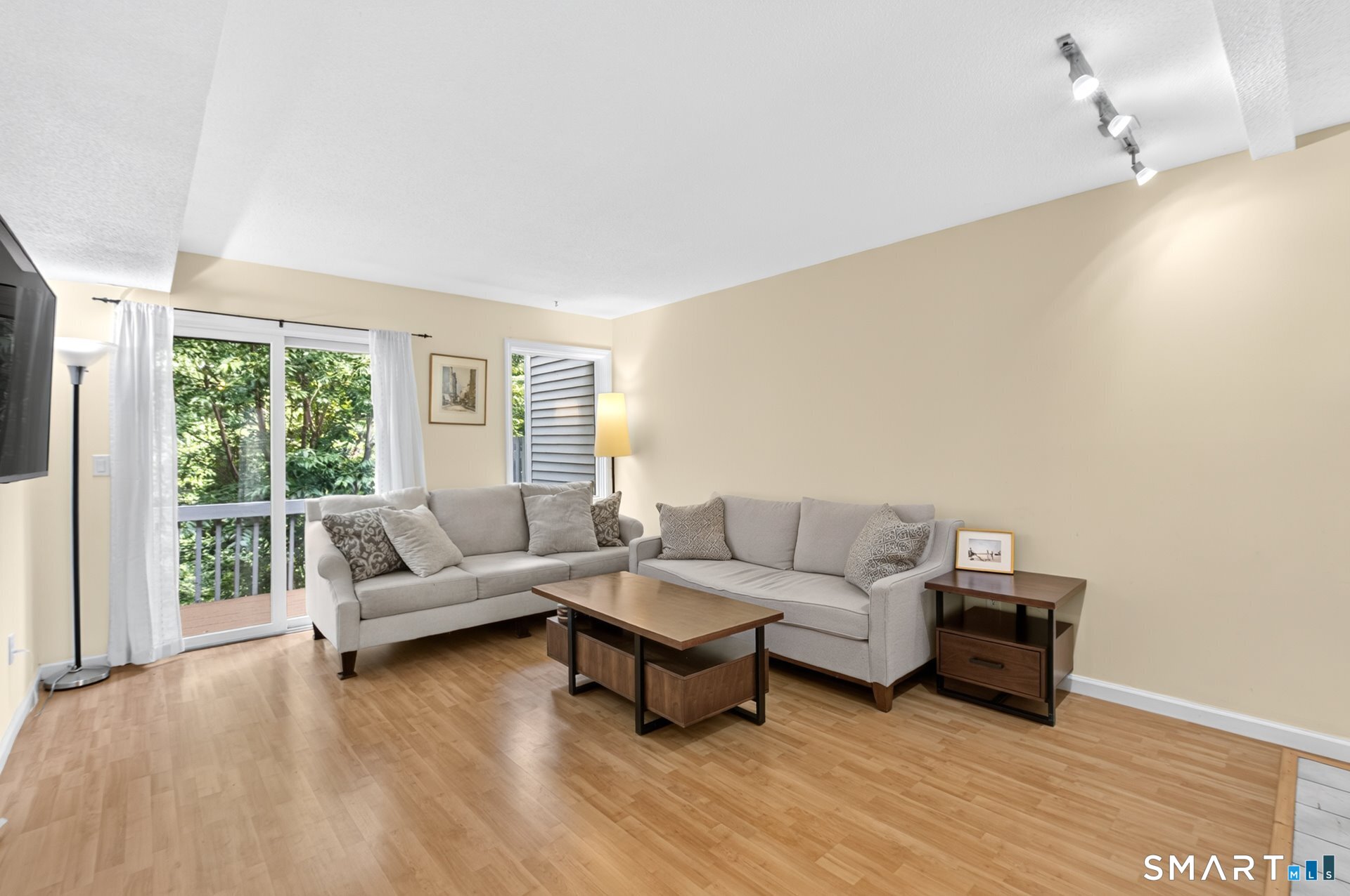 11 River Mead Avon CT 06001