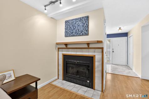 11 River Mead Avon CT 06001