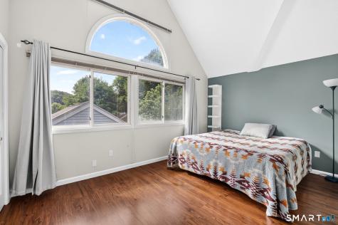 11 River Mead Avon CT 06001
