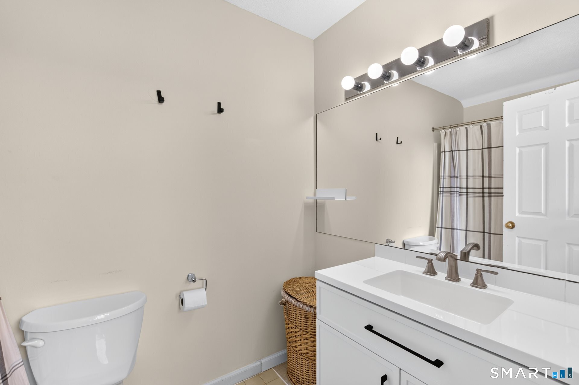 11 River Mead Avon CT 06001