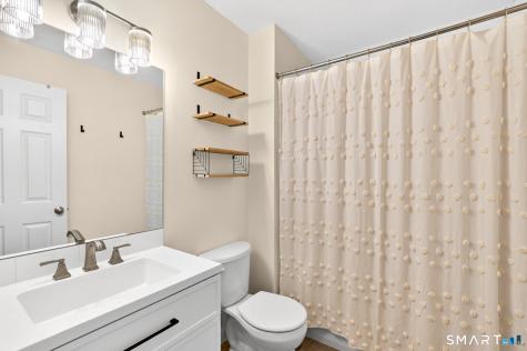 11 River Mead Avon CT 06001